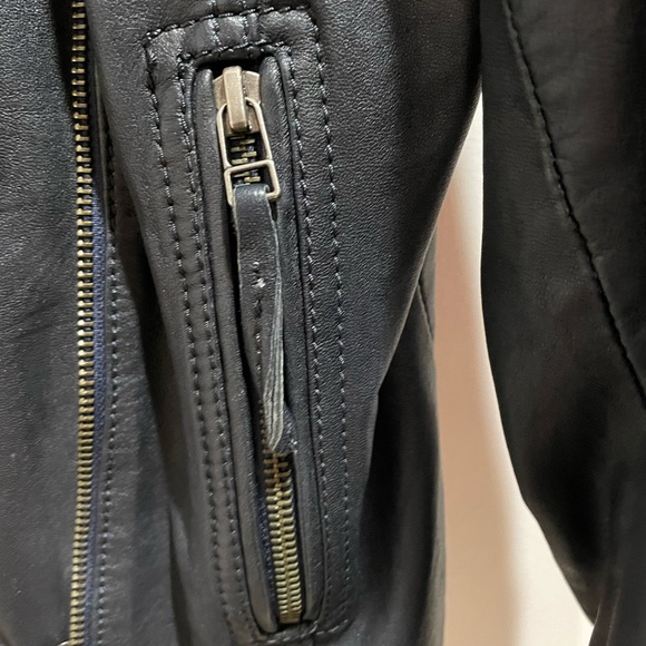 Massimo Dutti dark blue leather jacket, size M, feminine motorcycle-style jacket - Picture 3 of 7